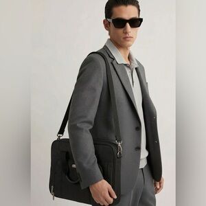 Targus Corporate Traveler Black Professional Laptop Briefcase Shoulder Strap EUC